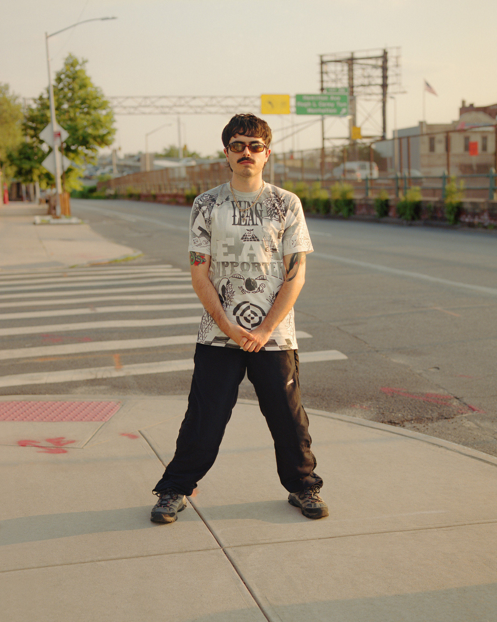 Photograph from Magnus Holmes's Online Guys series