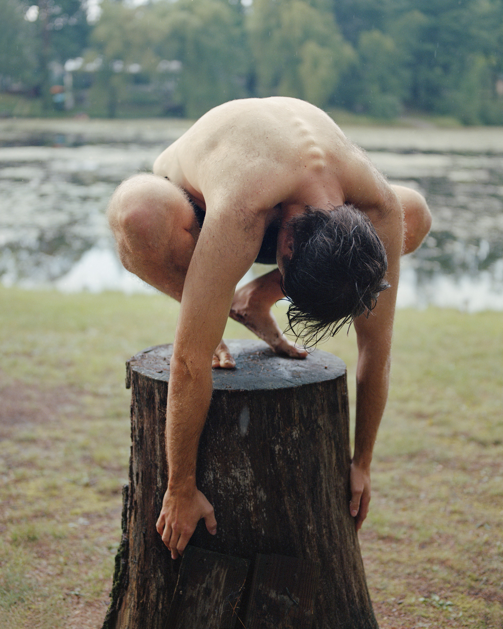 Photograph from Magnus Holmes's Online Guys series